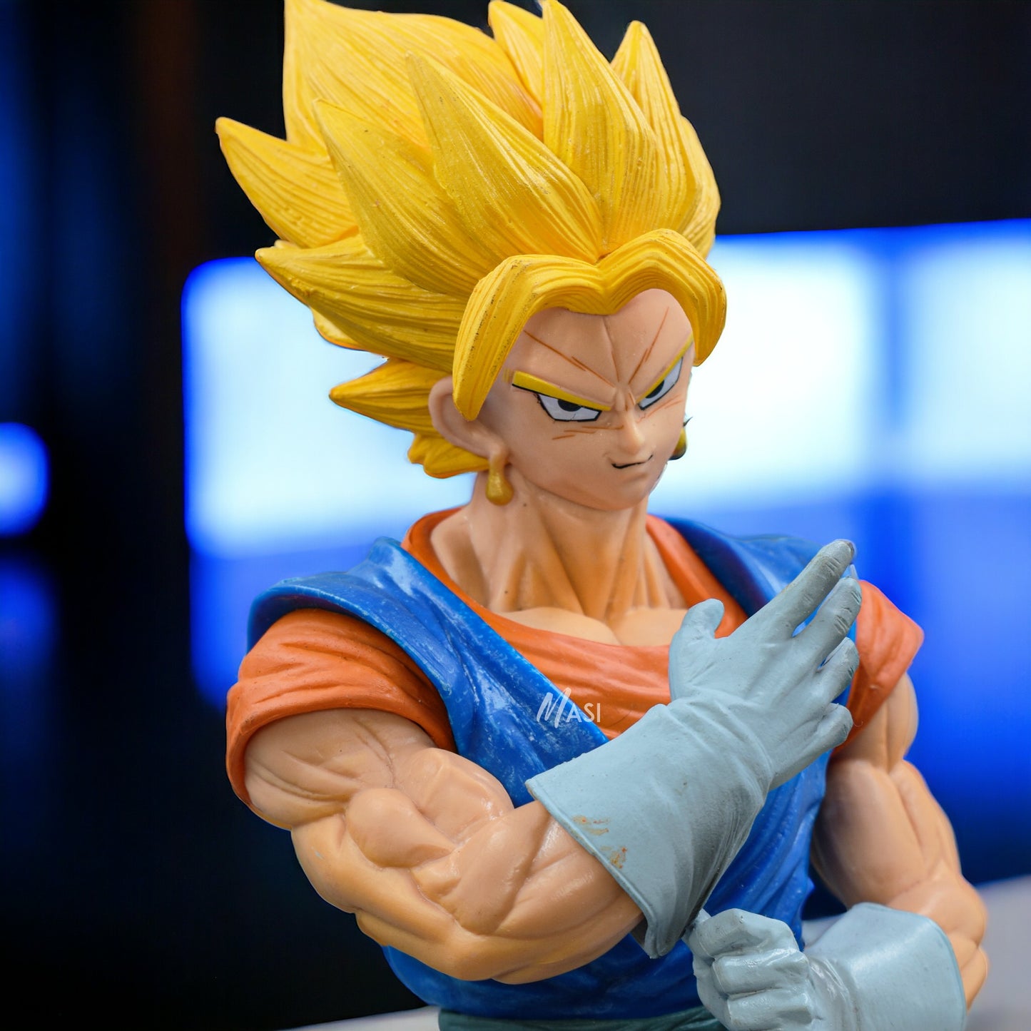 SSJ VEGITO SELF STANDING ACTION FIGURE - DRAGON BALL Z