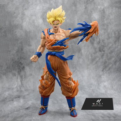 DRAGON BALL Z ACTION FIGURES COLLECTIBLE STATUE (GOKU BATTLE DAMAGE)