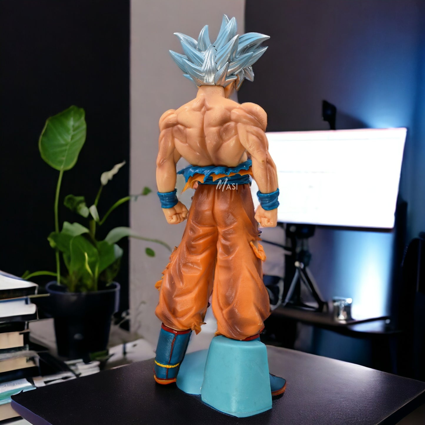 GOKU ULTRA INSTINCT ACTION FIGURE (30CM HEIGHT) - DRAGON BALL Z