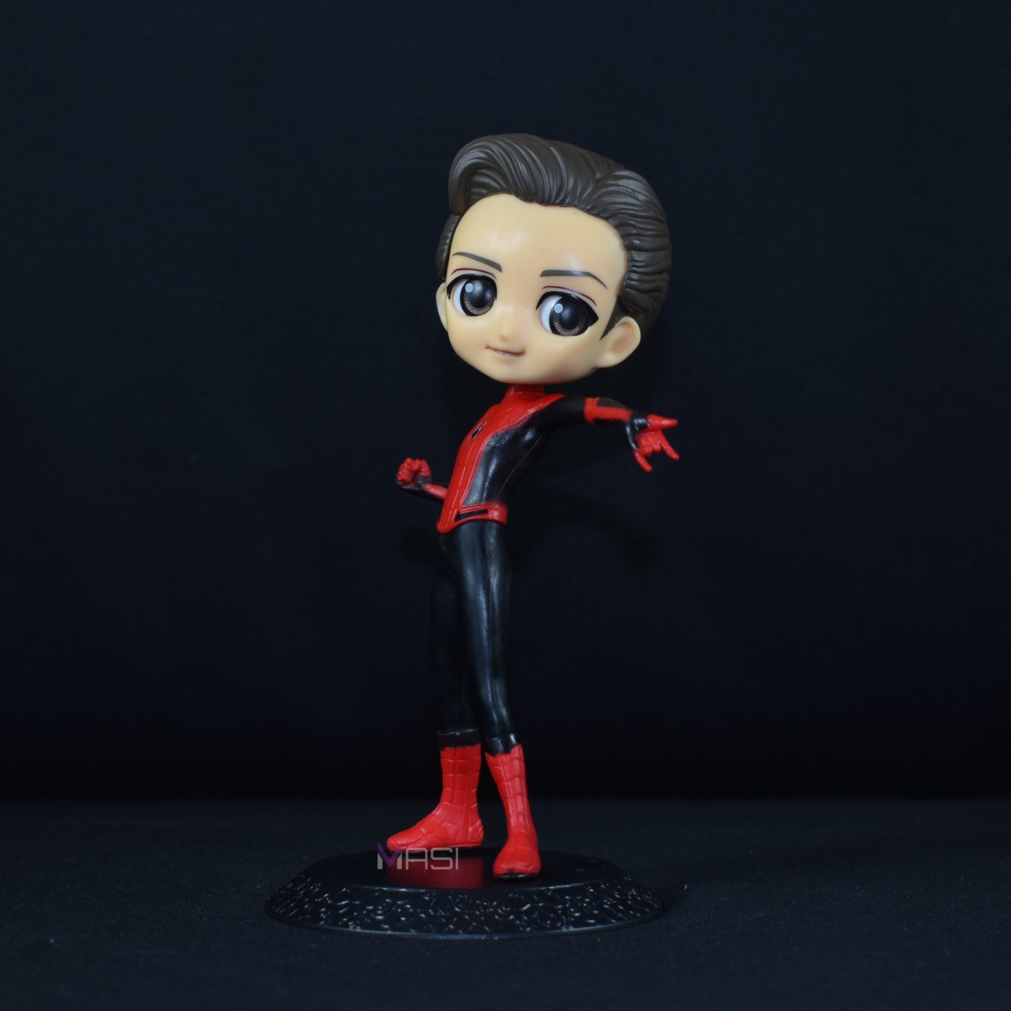 SPIDERMAN Q POSKET ACTION FIGURE WITH STAND (16 CM HEIGHT) - SPIDERMAN