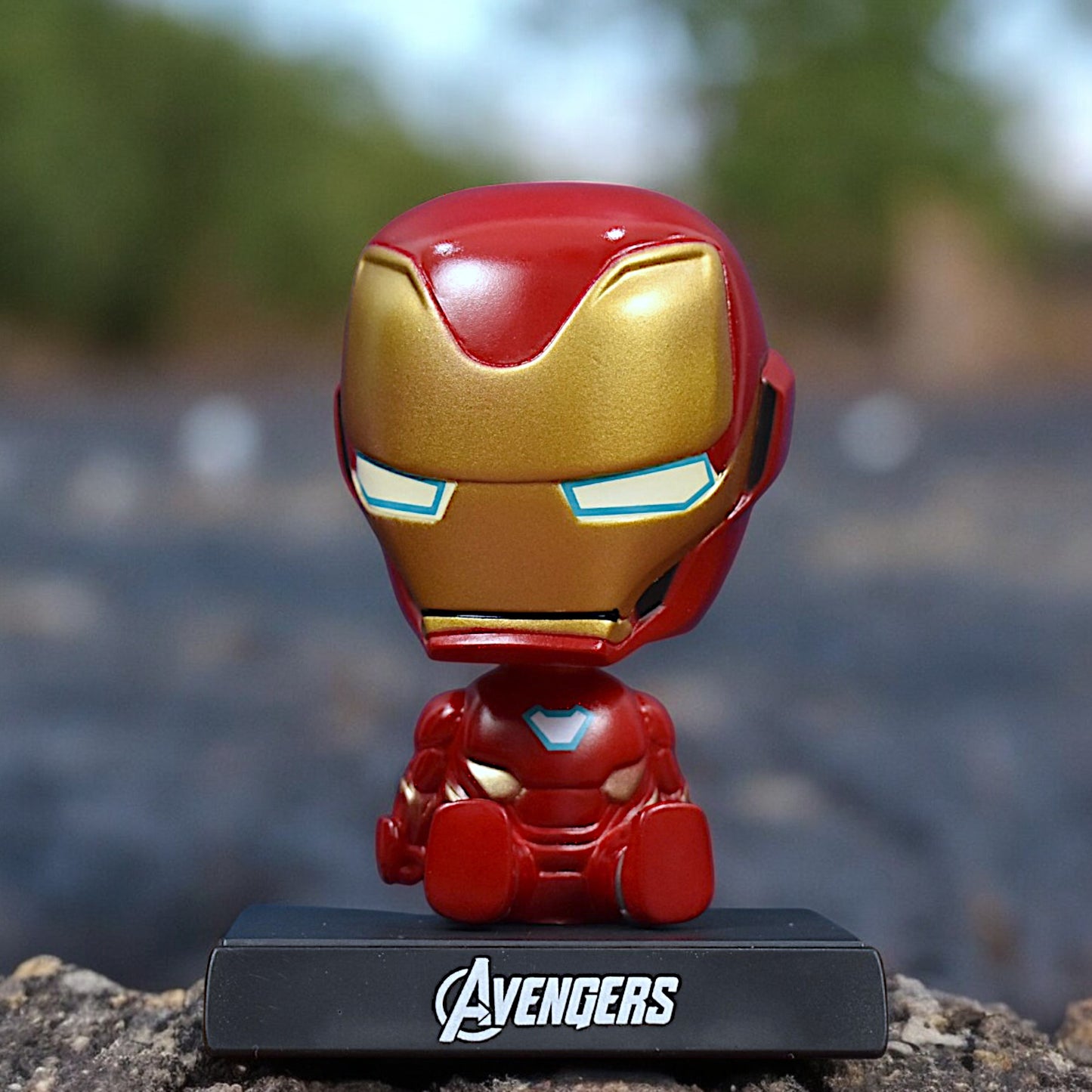 IRON MAN BOBBLEHEAD/MOBILE HOLDER STAND