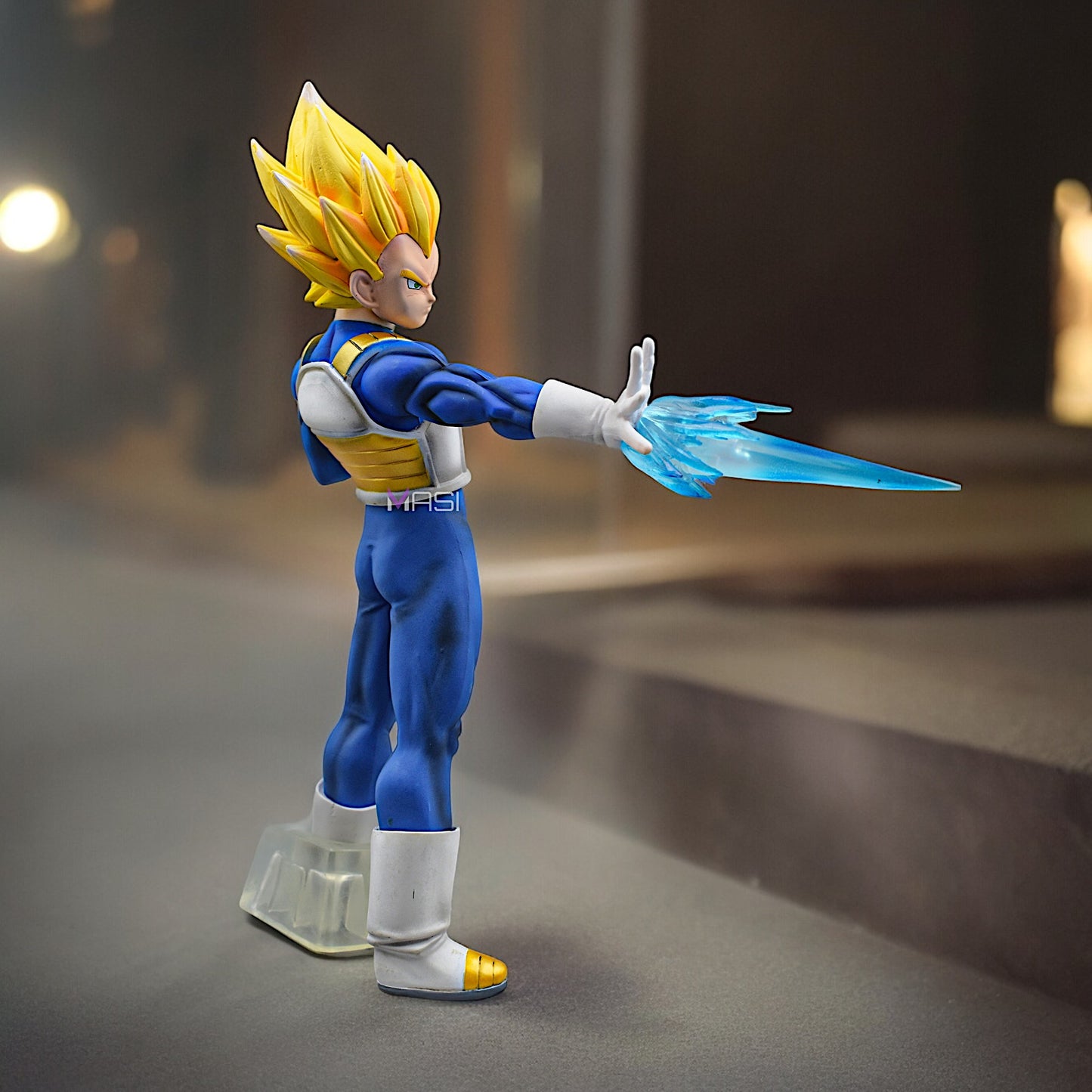 VEGETA EXCLUSIVE ACTION FIGURE WITH 2 REPLACEABLE HANDS (27 CM HEIGHT) - DRAGON BALL Z/SUPER