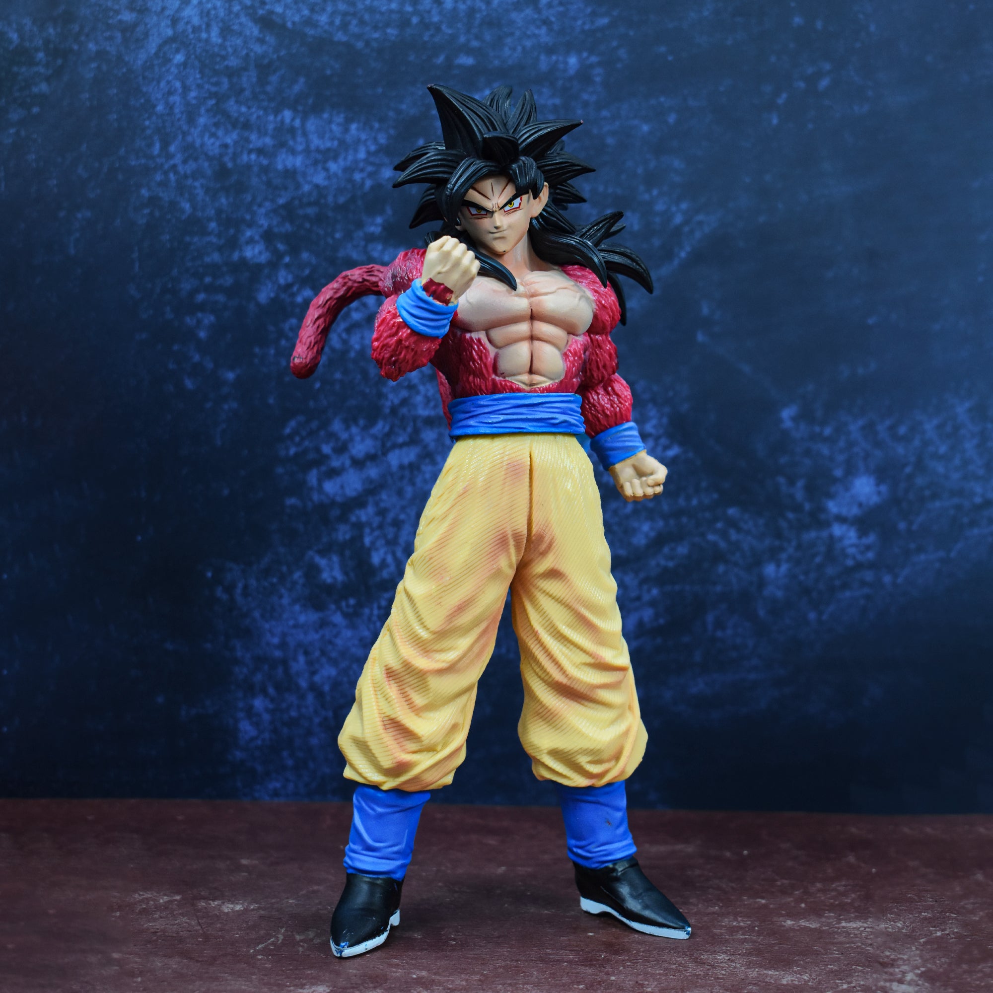 SON  GOKU SSJ4 ACTION FIGURE (28 CM HEIGHT) - DRAGON BALL Z