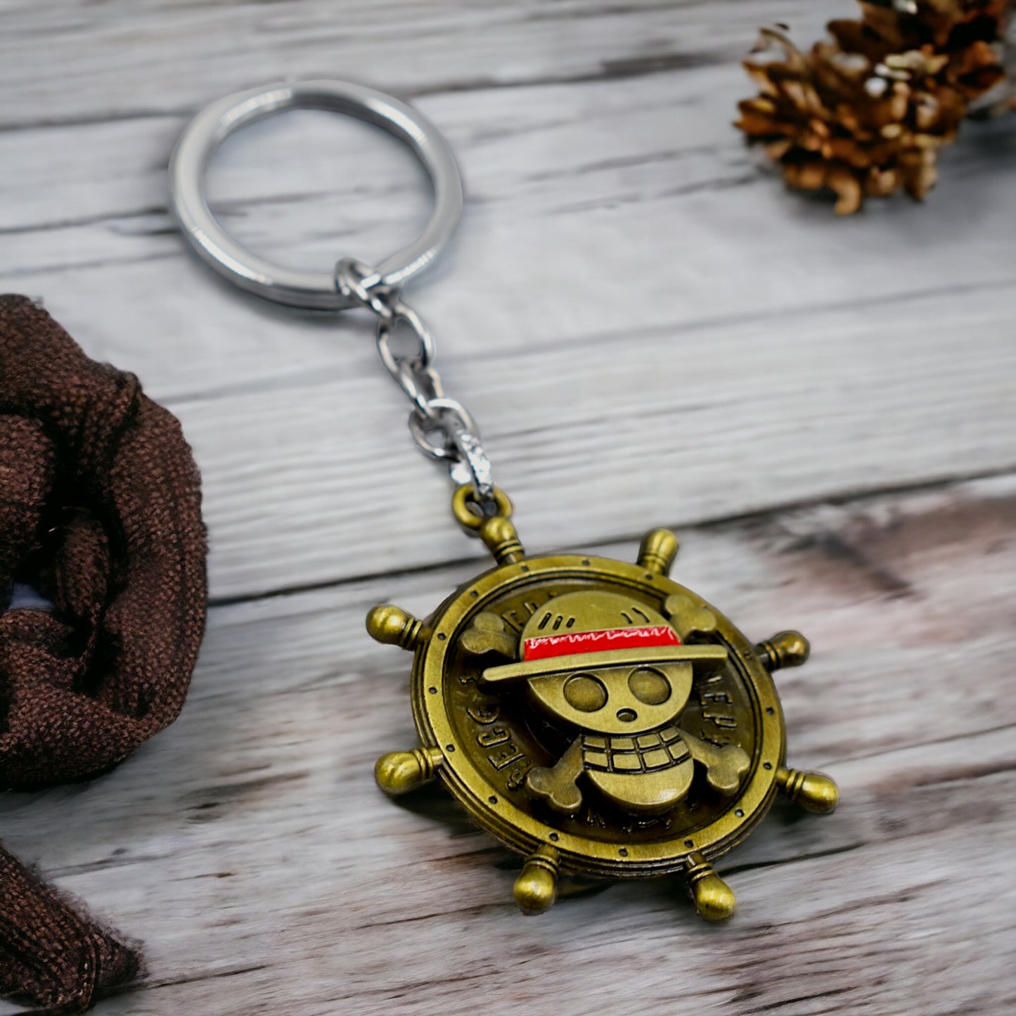 LUFFY PIRATE SKULL METAL ROTATING KEYCHAIN - ONE PIECE