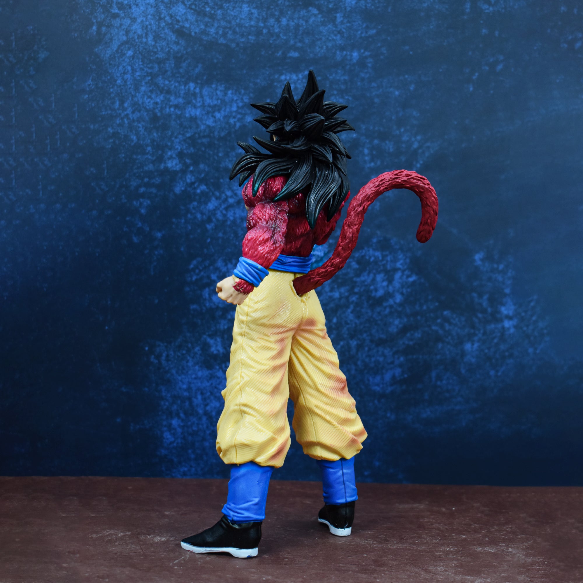 SON  GOKU SSJ4 ACTION FIGURE (28 CM HEIGHT) - DRAGON BALL Z