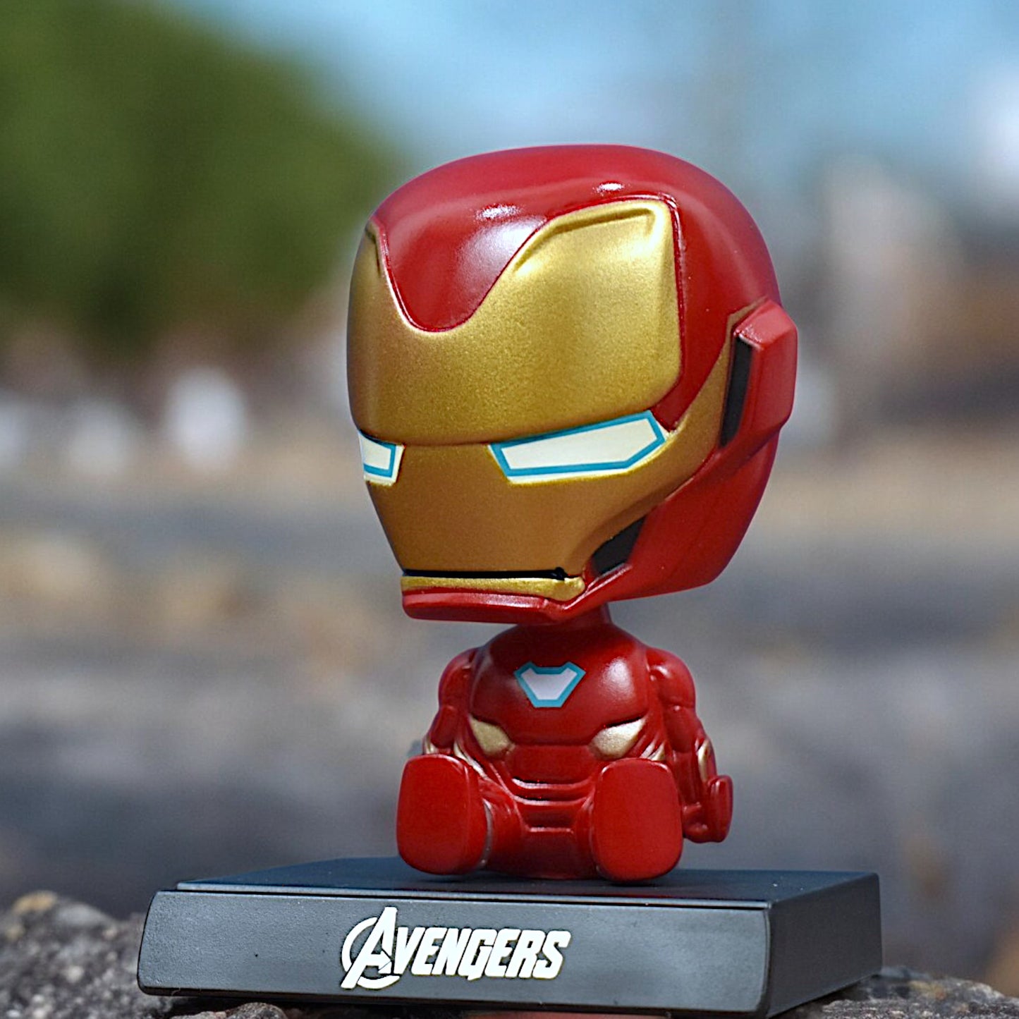 IRON MAN BOBBLEHEAD/MOBILE HOLDER STAND