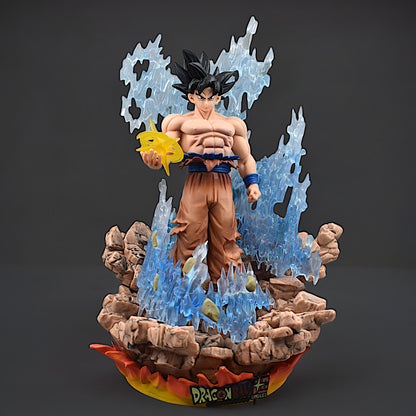 SON GOKU EXCLUSIVE ACTION FIGURE WITH 3 REPLACEABLE HEADS (34 CM HEIGHT) - DRAGON BALL Z