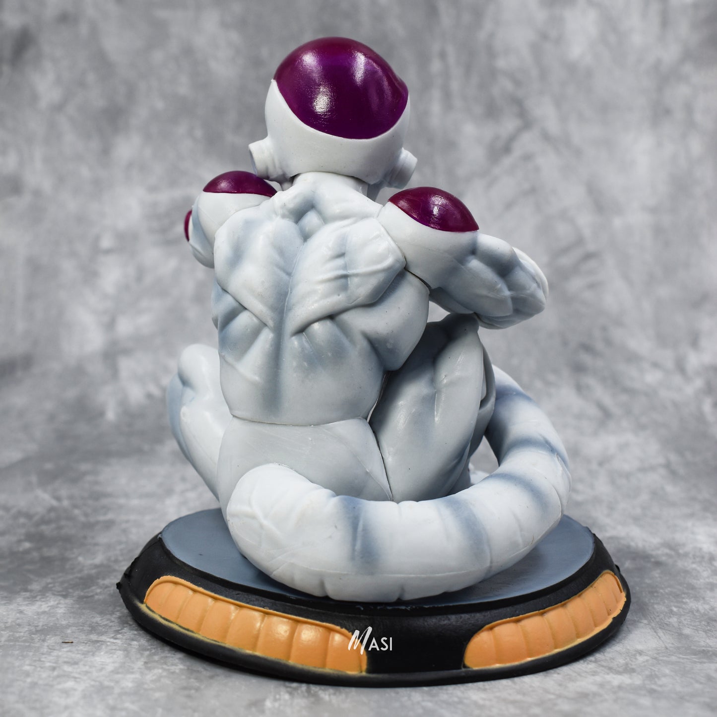 ULTIMATE FRIEZA SITTING ACTION FIGURE (14 CM HEIGHT) - DRAGON BALL Z