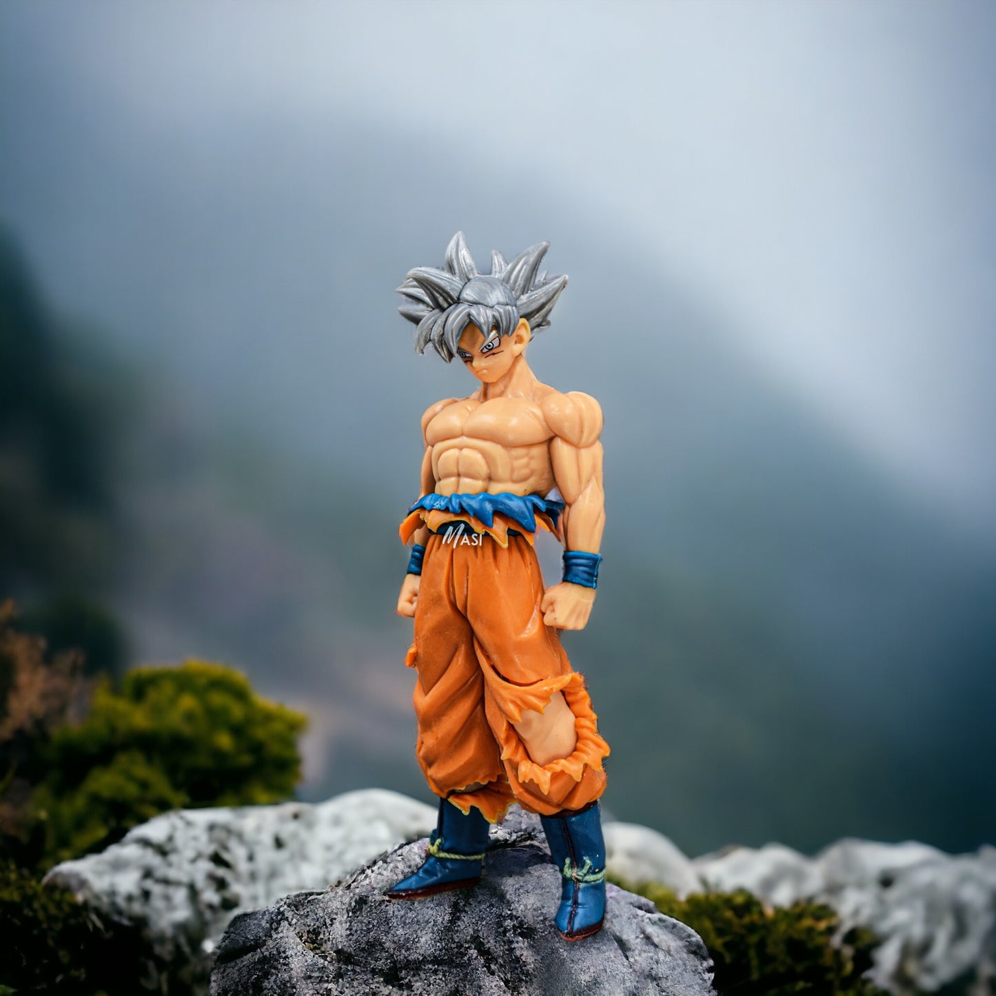 GOKU ULTRA INSTINCT SELF STANDING ACTION FIGURES COMBO PACK - DRAGON BALL Z