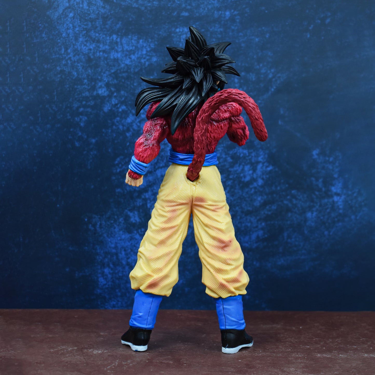 SON  GOKU SSJ4 ACTION FIGURE (28 CM HEIGHT) - DRAGON BALL Z