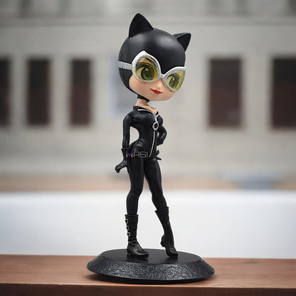 CATWOMAN Q STYLE ACTION FIGURE WITH STAND (16 CM HEIGHT)