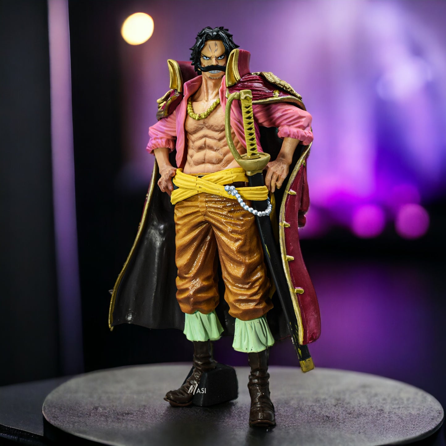 PIRATE KING GOL D. ROGER ACTION FIGURE (25 CM HEIGHT) - ONE PIECE