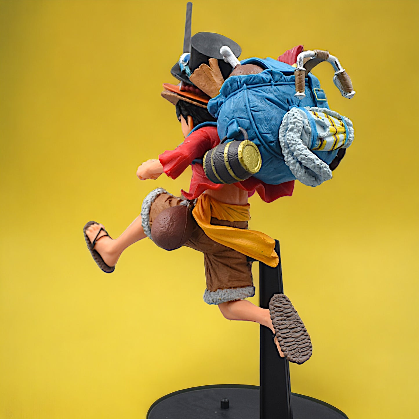 LUFFY BACKPACK ADVENTURE ACTION FIGURE WITH STAND (22 CM HEIGHT) - ONE PIECE