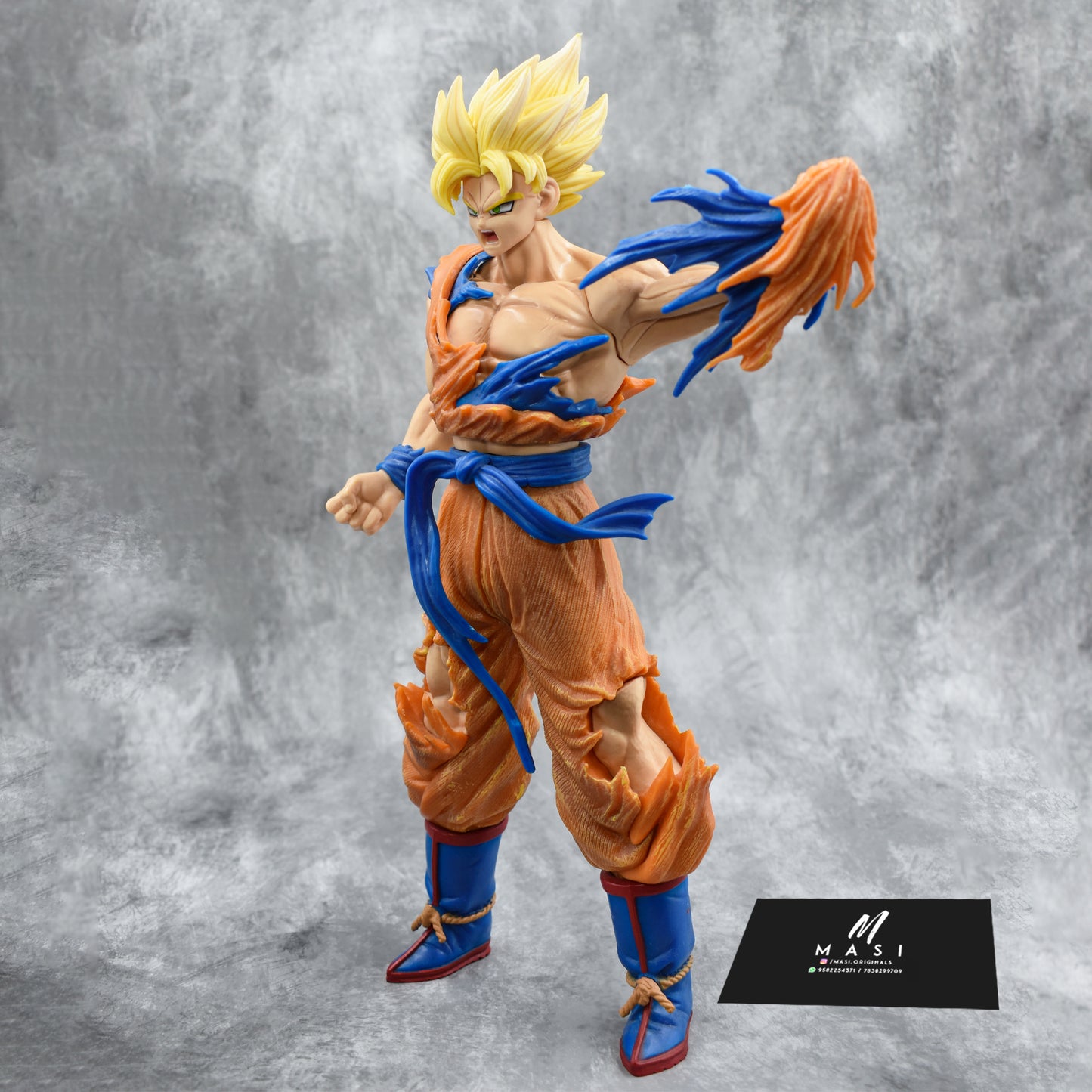 DRAGON BALL Z ACTION FIGURES COLLECTIBLE STATUE (GOKU BATTLE DAMAGE)