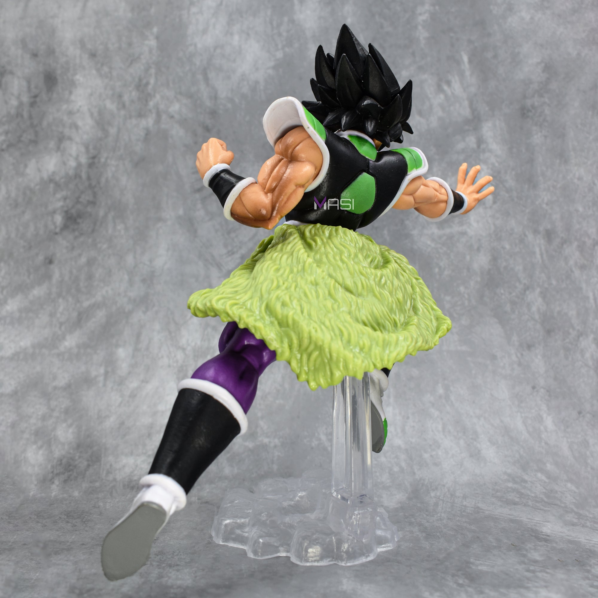 Super fashion broly figure