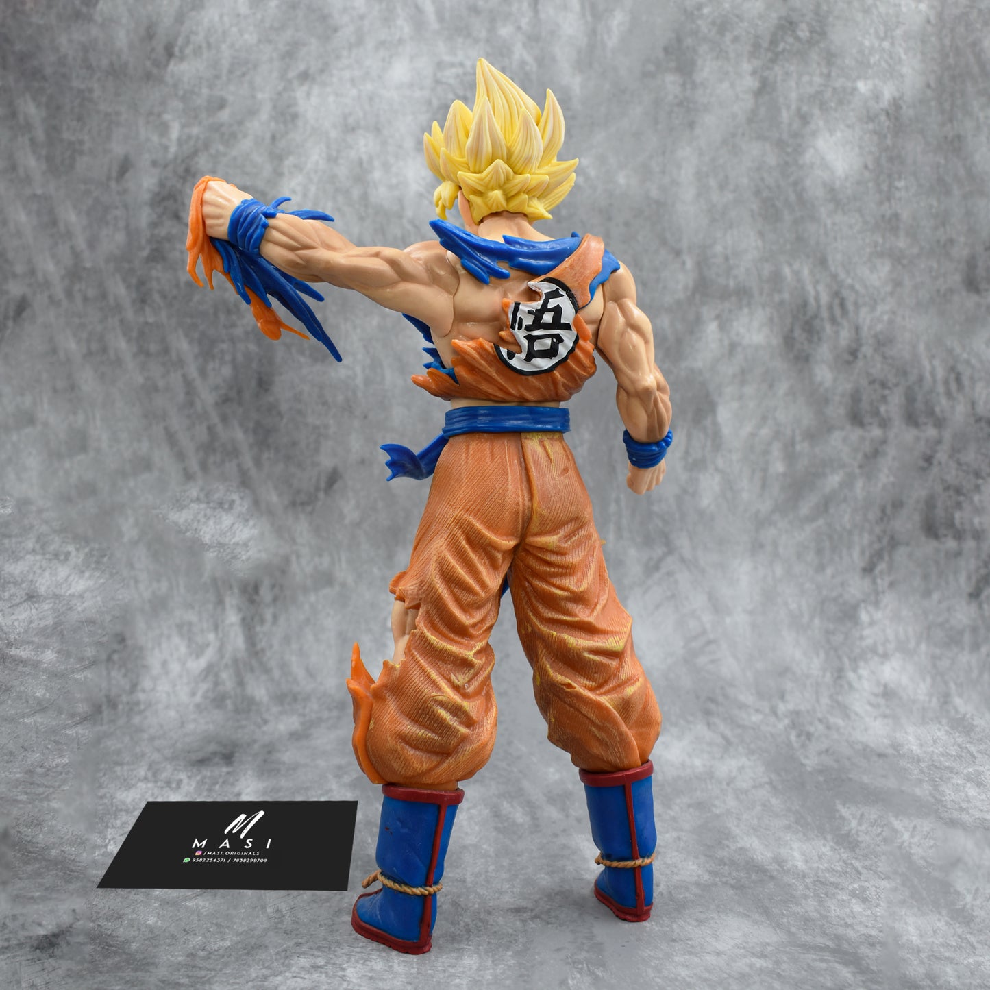 DRAGON BALL Z ACTION FIGURES COLLECTIBLE STATUE (GOKU BATTLE DAMAGE)